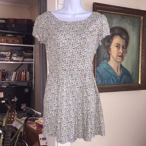 ✨EUC✨Floral Sun Dress